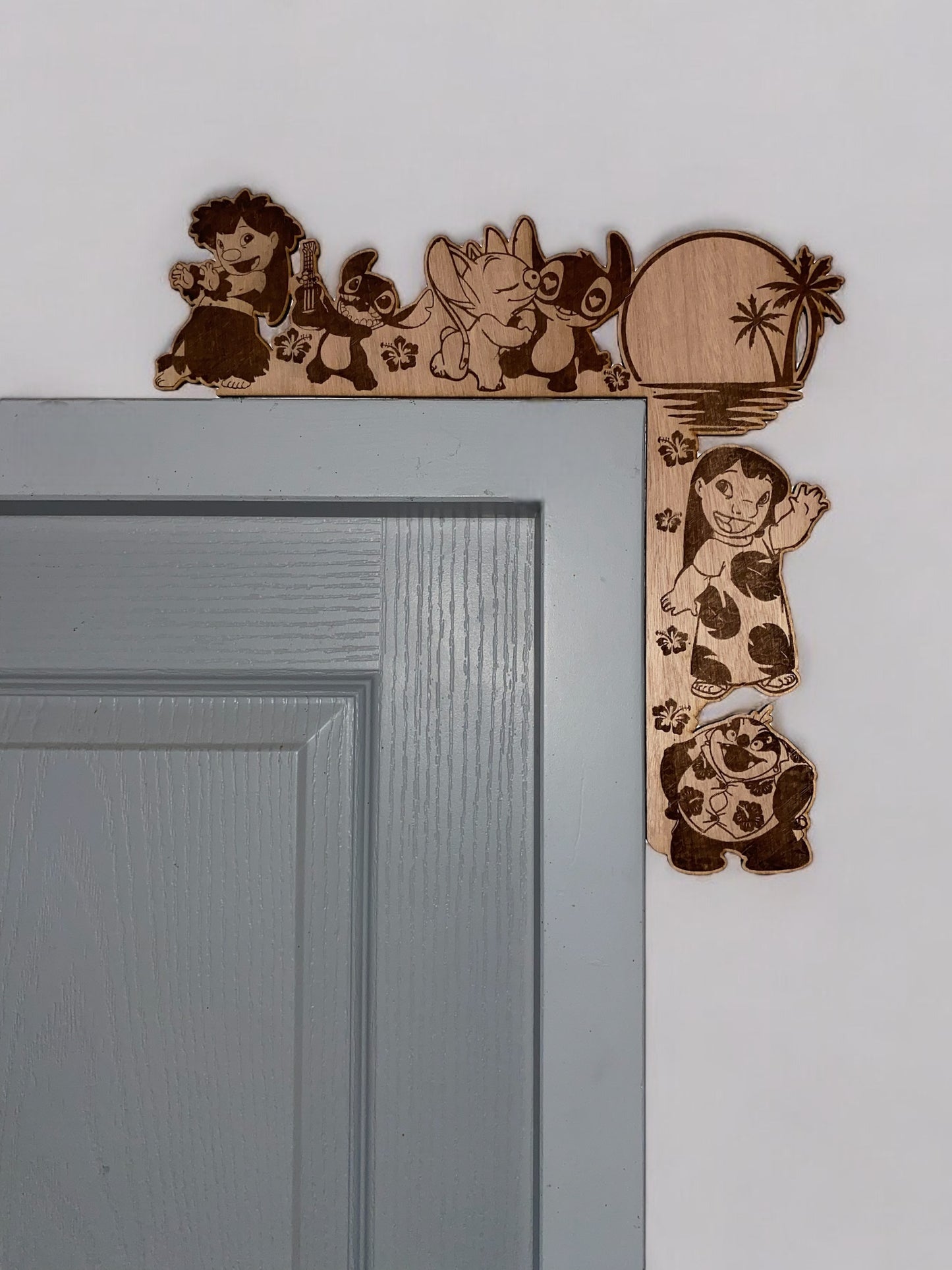 Décoration encadrement de porte personnalisé - Empreinte Créative